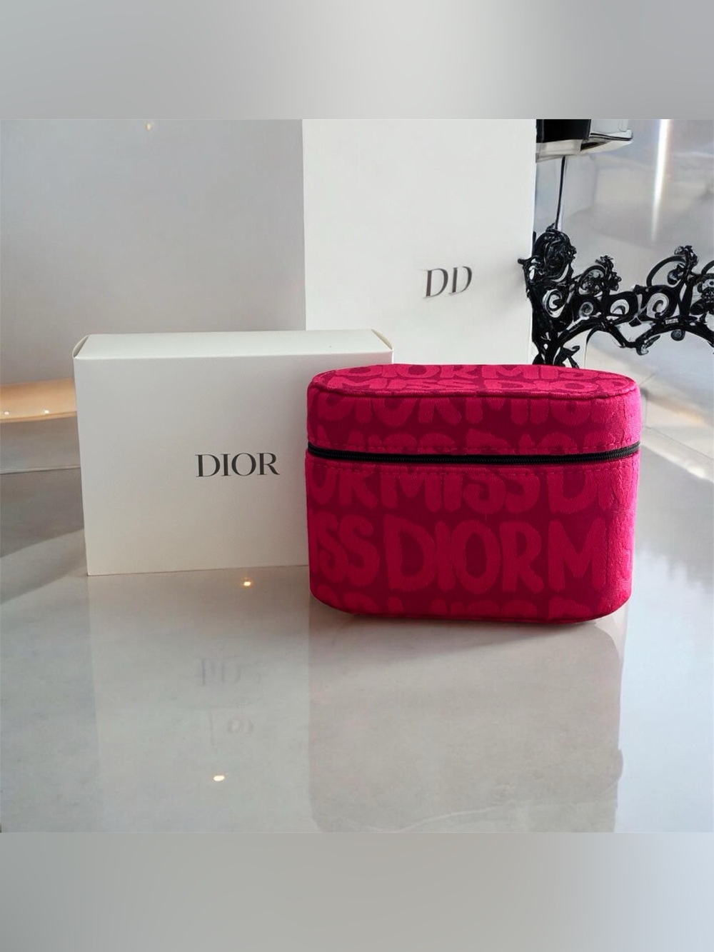 MISS DIOR Pink Make up Vanity Case Fuschia Pink Novelty New